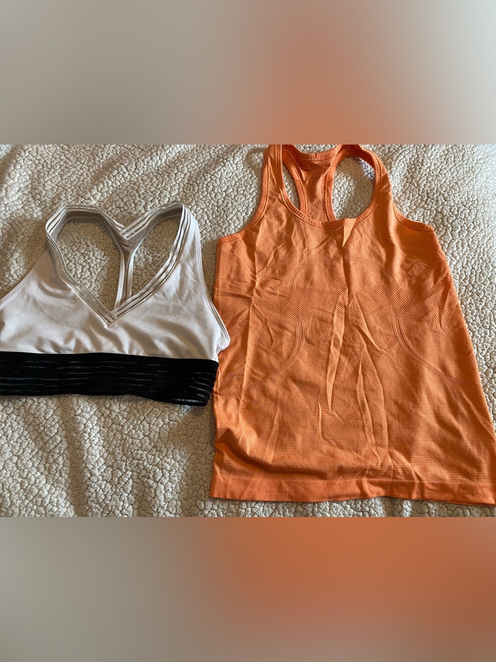 Women’s Lululemon tank top and sports Bra